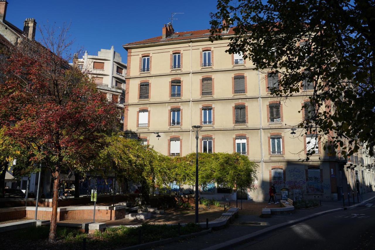 Apartment Plein Centre, Calme, Parking Inclus, Piscine Et Gardien Grenoble