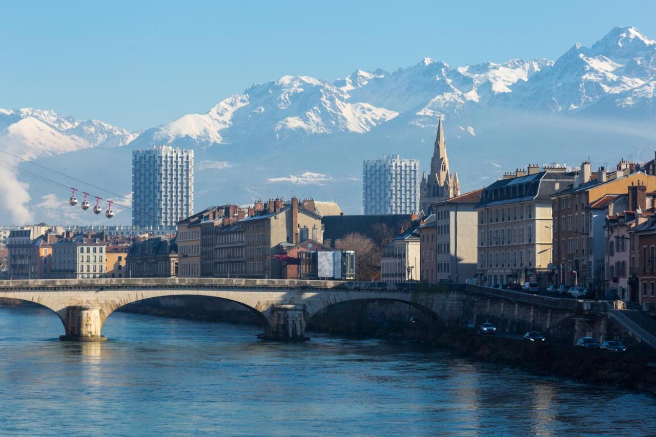 Apartment Plein Centre, Calme, Parking Inclus, Piscine Et Gardien Grenoble